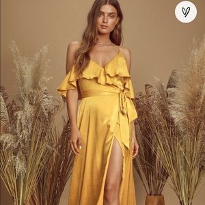 NWT lulu’s yellow dress